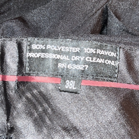 Tuxedo - Picture 5 of 7